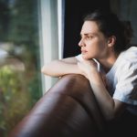 До 20% рекуррентных депрессий связывают со сменой сезона