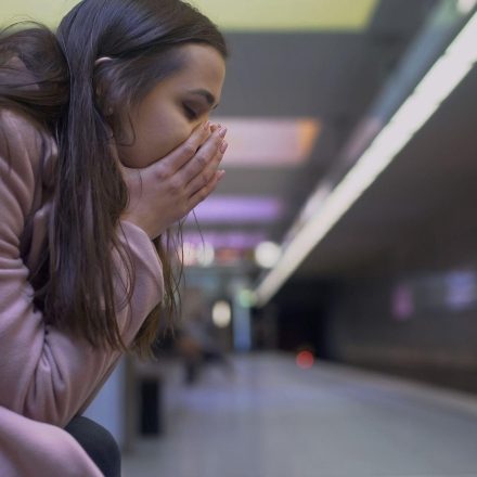 Паническая атака в метро — как пережить приступ и когда вызывать скорую