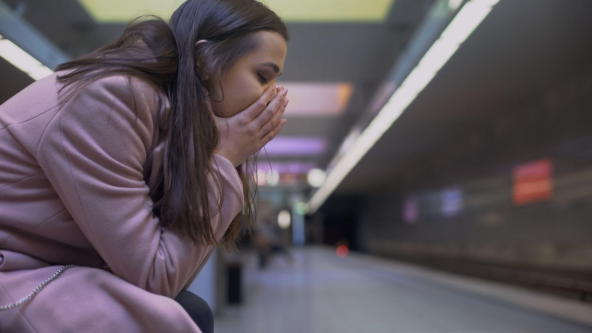Паническая атака в метро — как пережить приступ и когда вызывать скорую